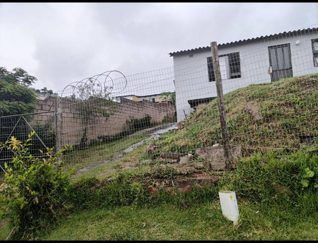 2 BEDROOM HOUSE FOR SALE IN KWANDENGEZI